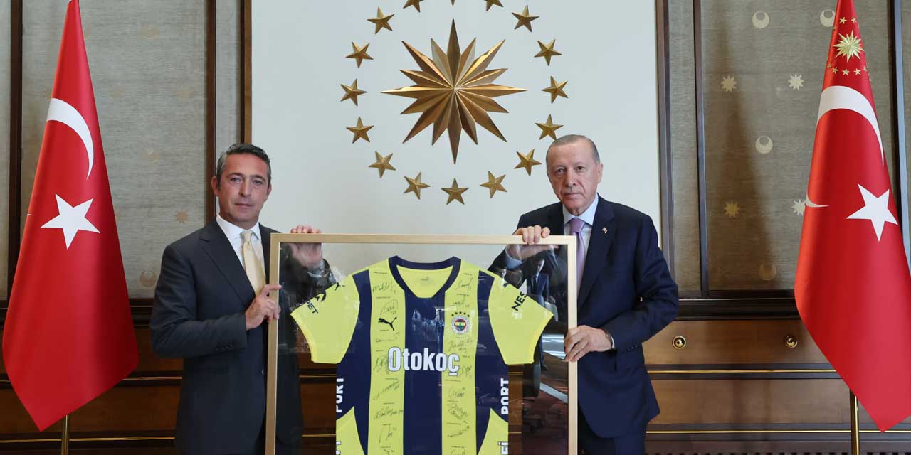 Cumhurbaşkanı Erdoğan, Fenerbahçe Başkanı Ali Koç'u Külliye'de kabul etti