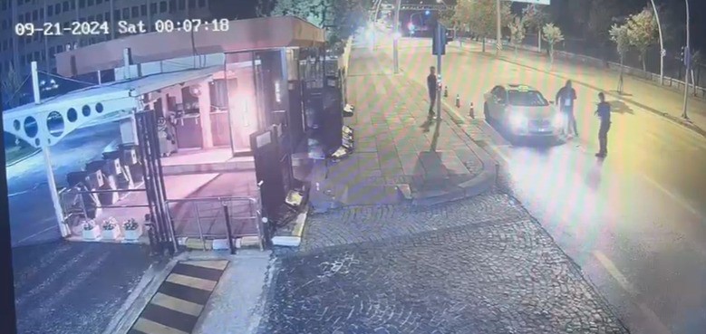 Başkent'te polis memuru Heimlich manevrası ile vatandaşı kurtardı