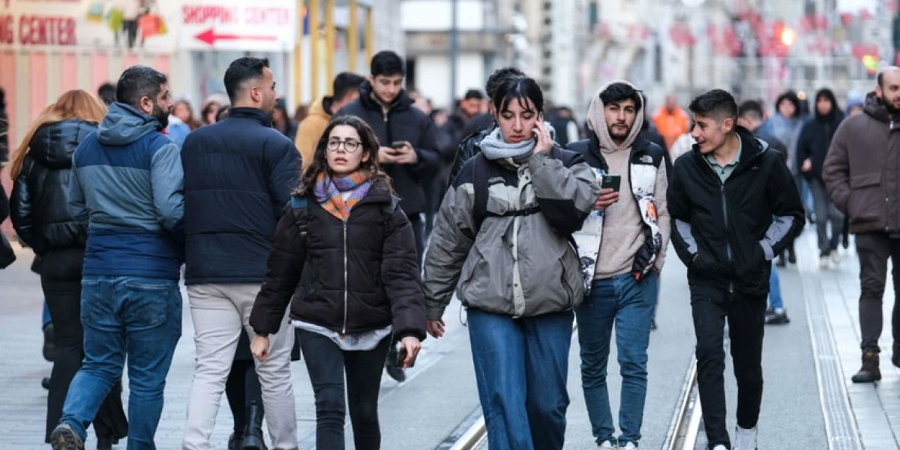 OECD'den Türk gençleri için kaygılandıran veri: Gelecek nesil zor durumda!