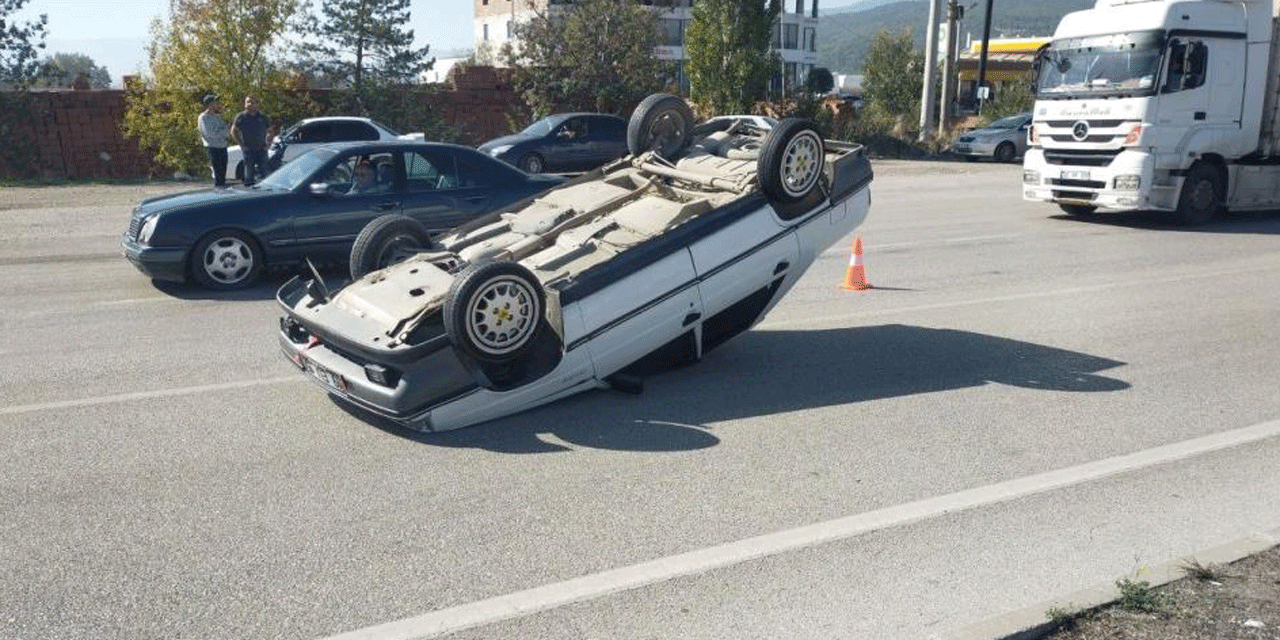 Çorum'da kontrolden çıkan otomobil takla attı!