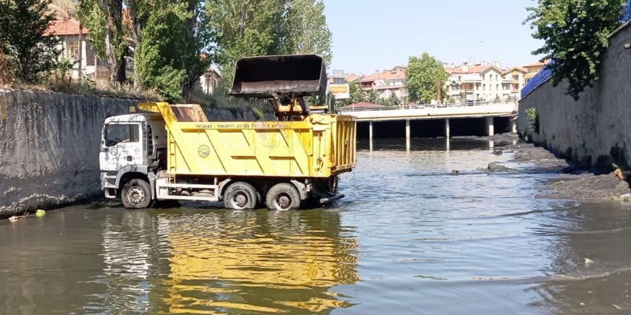 Ankara Çayı temizleniyor