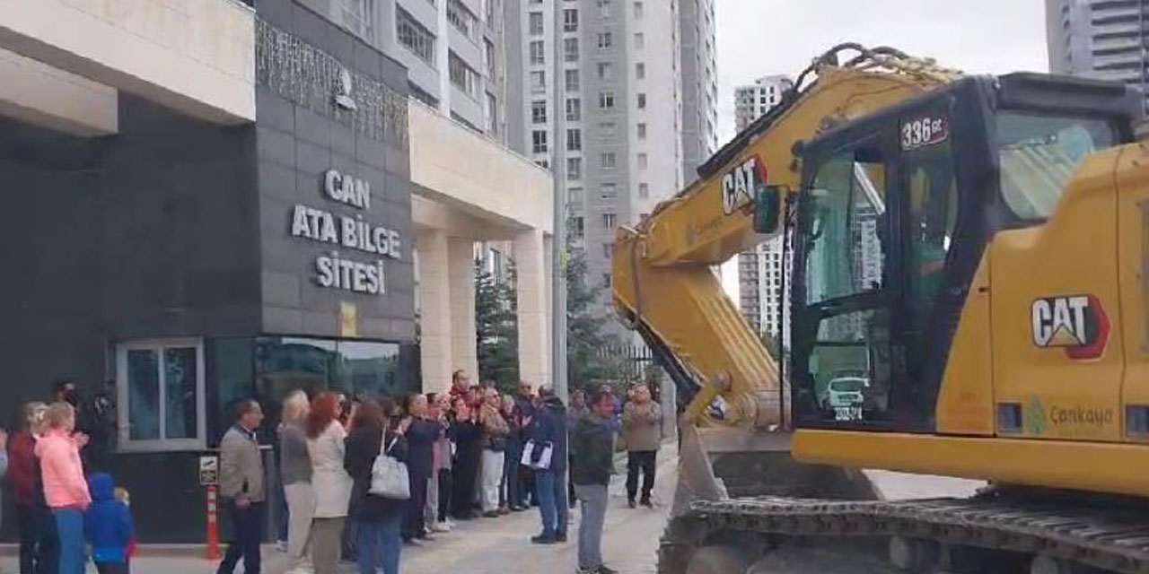 Çankaya Belediyesinin iş makinası sitenin kapısına dayandı, olanlar oldu!