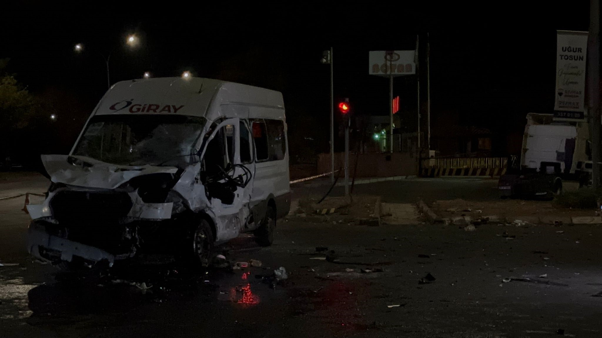 Gaziantep'te tır işçi servisine çarptı