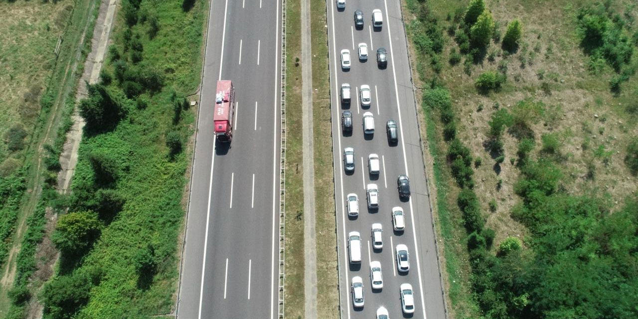 Karayolları uyardı: Trafik tek şeritten veriliyor