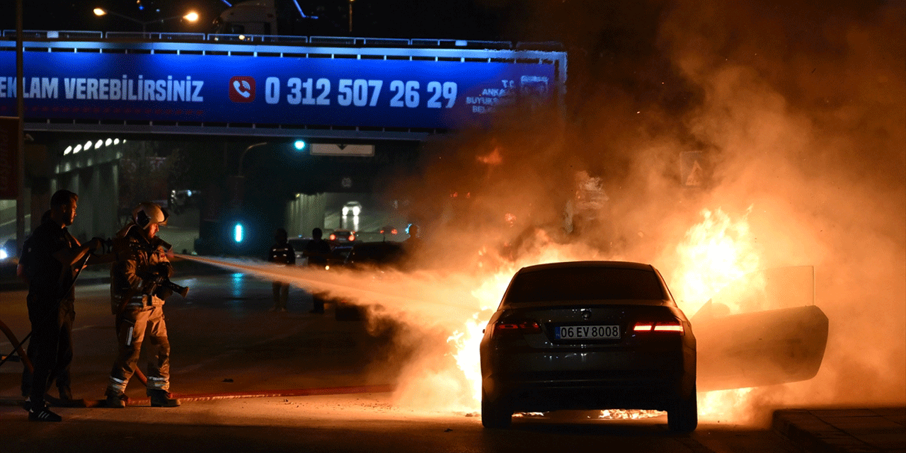 Ankara'da  araç yangını!