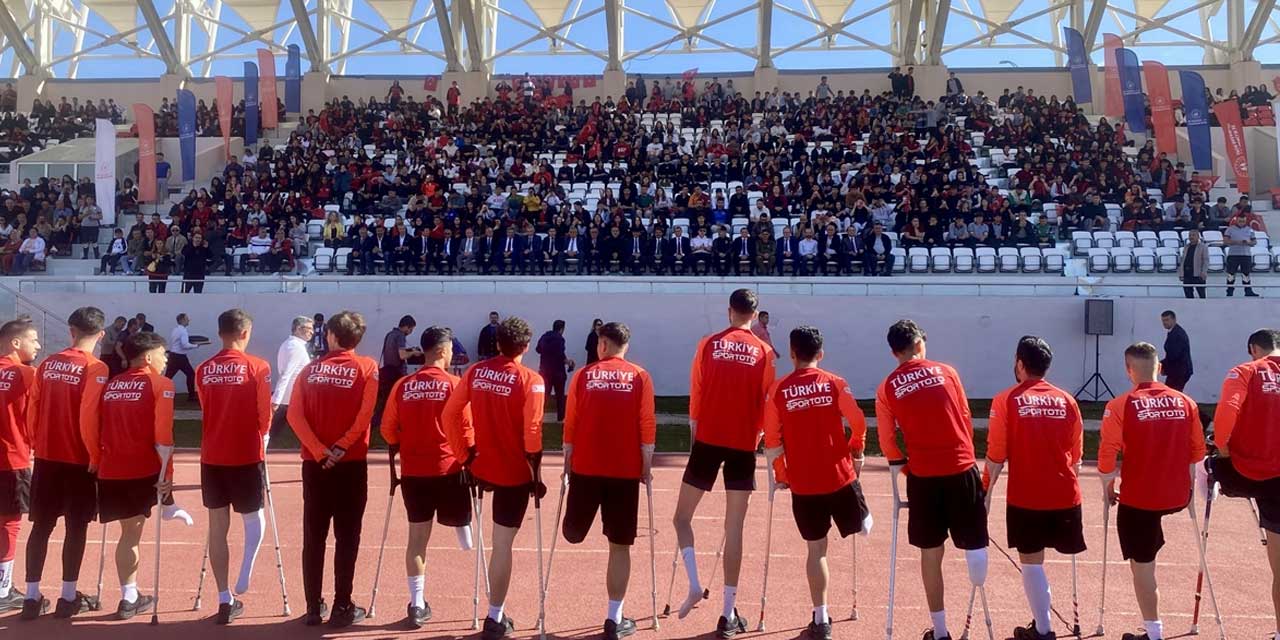 Kırşehir’de Ampute Milli Futbol Takımı gösteri maçı yaptı