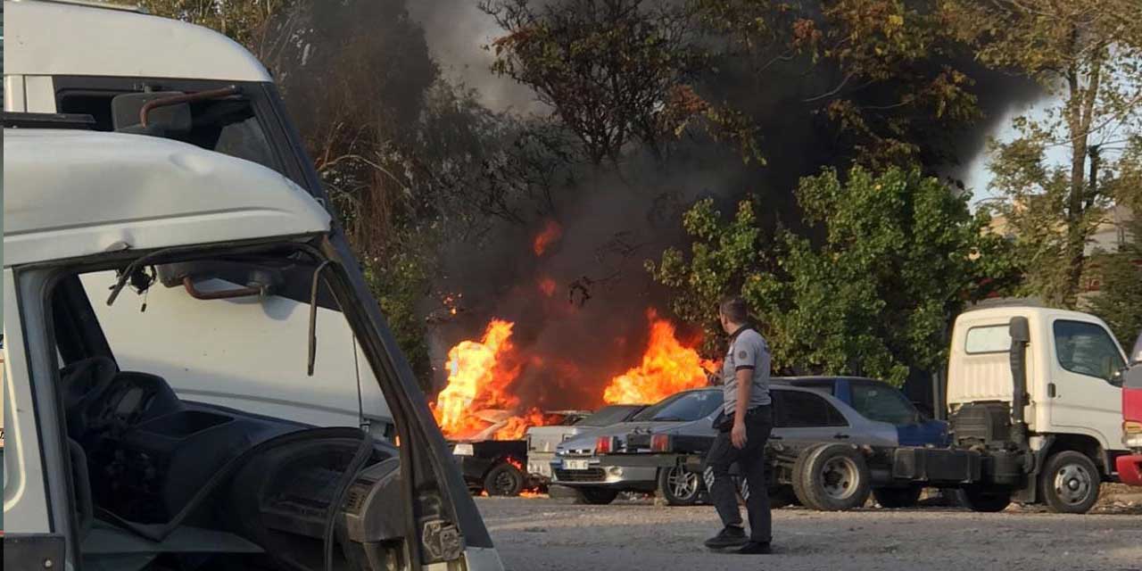 Ankara Etimesgut'ta otopark yangını: 5 araç kül oldu