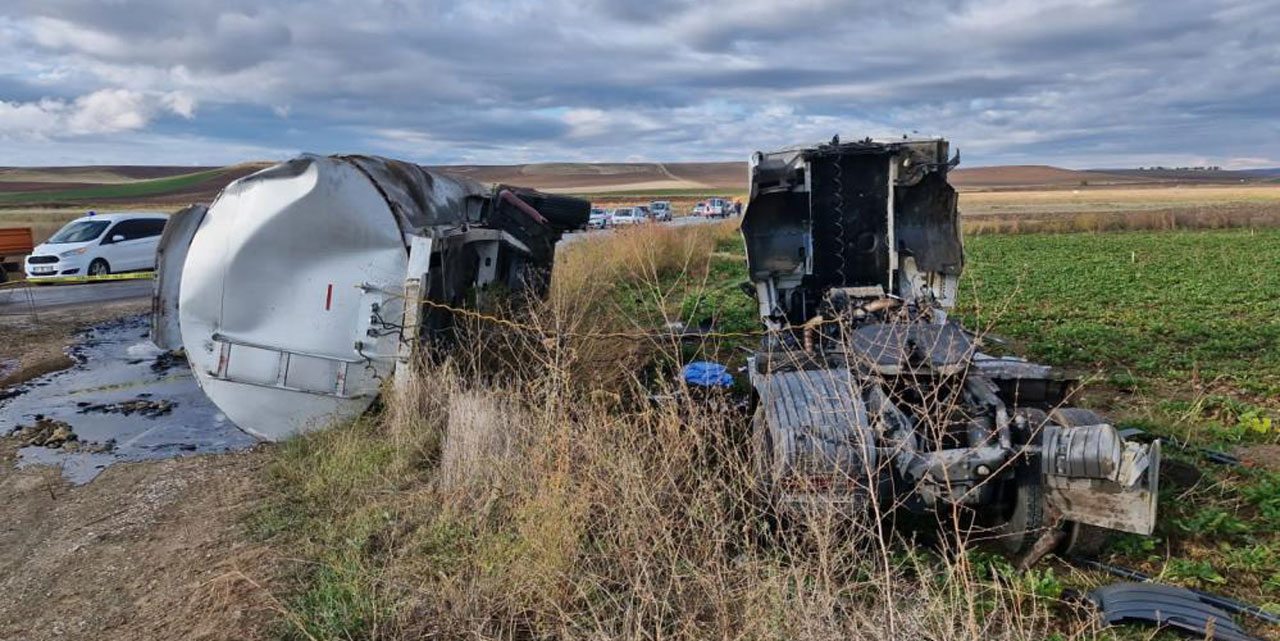 Çorum'da minibüs ve tanker çarpıştı: 1ölü!