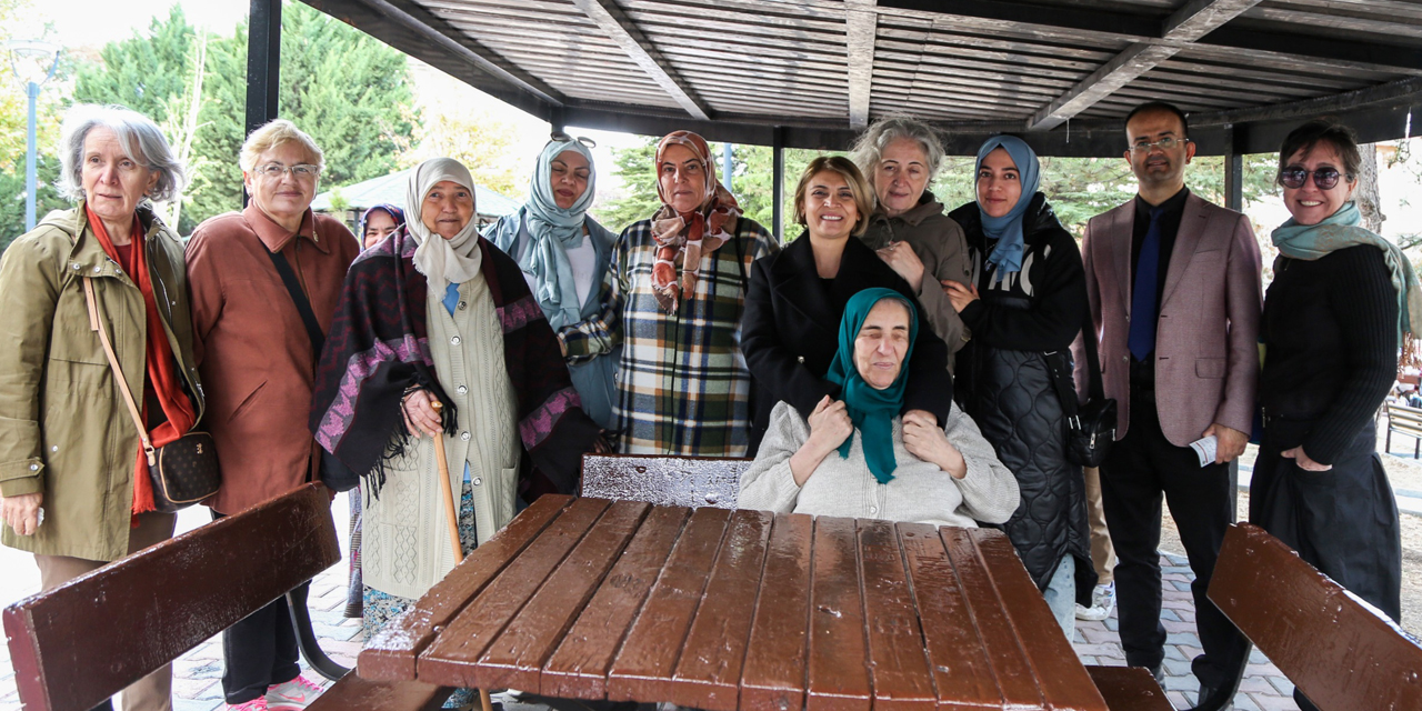 Etimesgut Belediyesi Başkan Yardımcısı Ebru Keyvan, kadınlarla buluştu