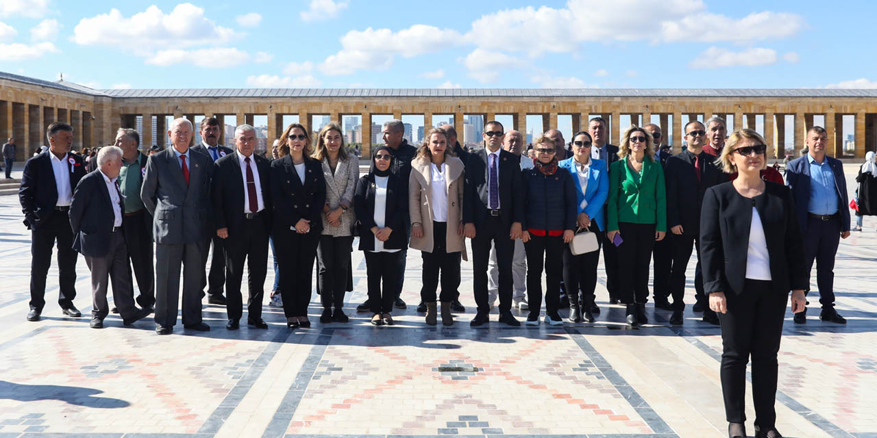 Ebru Keyvan’dan Anıtkabir ziyareti: Muhtarlar demokrasinin temel taşıdır