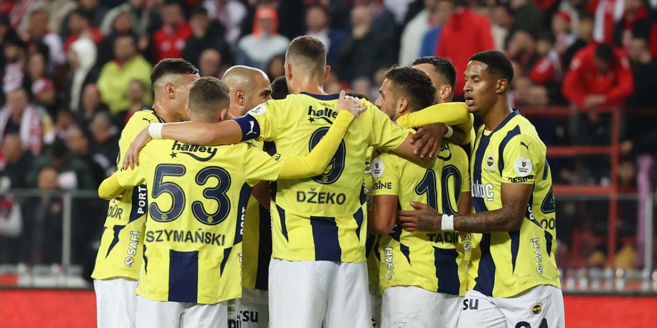 İstanbul'da dev Avrupa akşamı: Fenerbahçe Manchester United'ı ağırlıyor!