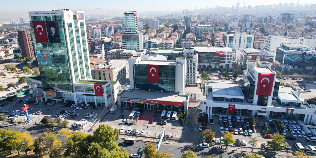 Ankara Türk bayraklarıyla kırmızı beyaza büründü