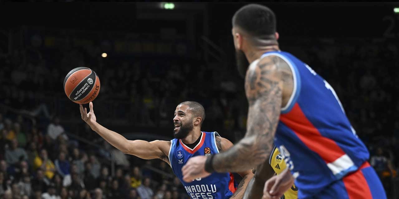 Anadolu Efes,EuroLeague'de Alba Berlin'i deplasmanda devirdi