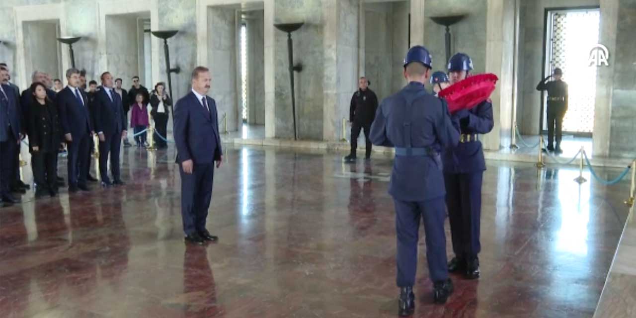 Anahtar Parti Genel Başkanı Yavuz Ağıralioğlu, Anıtkabir’i ziyaret etti