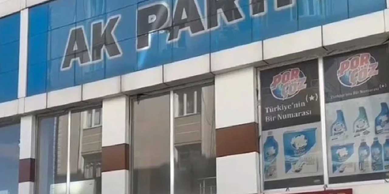 AK Parti İl Başkanlığı'na satırlı saldırı!