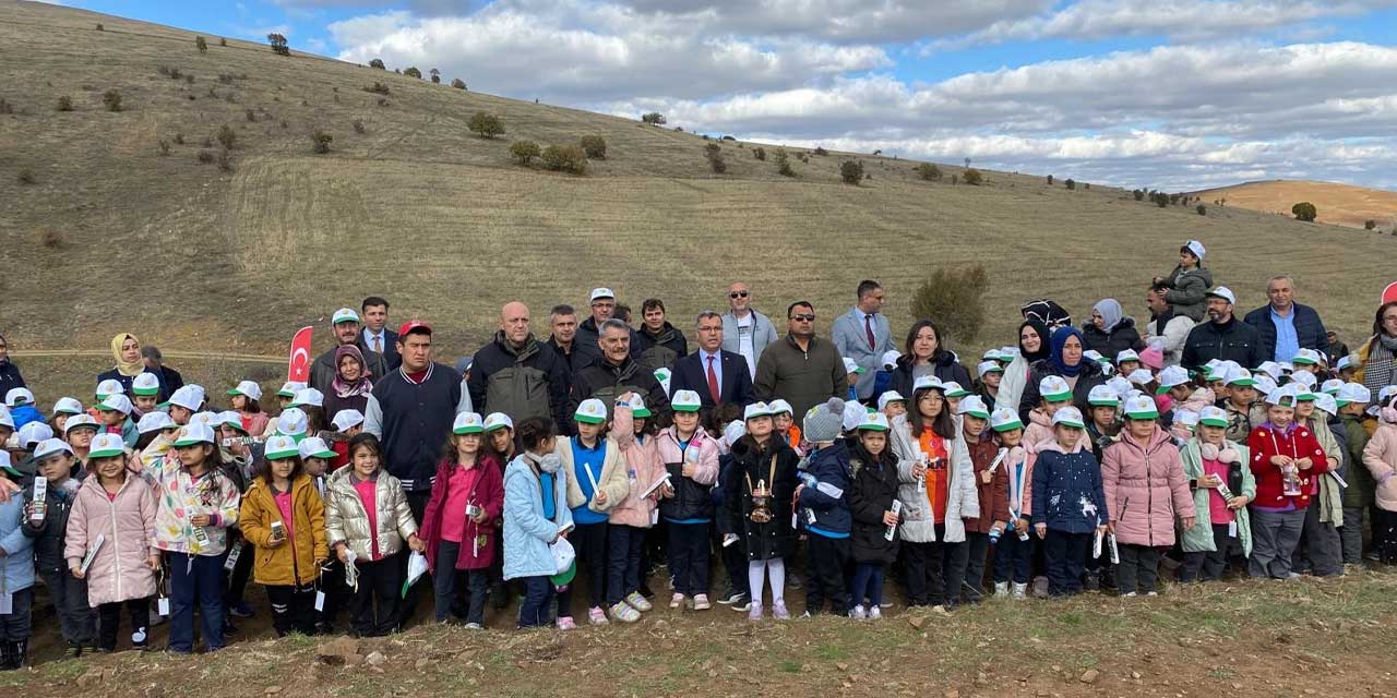 Yozgat'ta 'Çocuklar Fidanıyla Büyüsün' projesinde ilk fidanlar toprakla buluştu