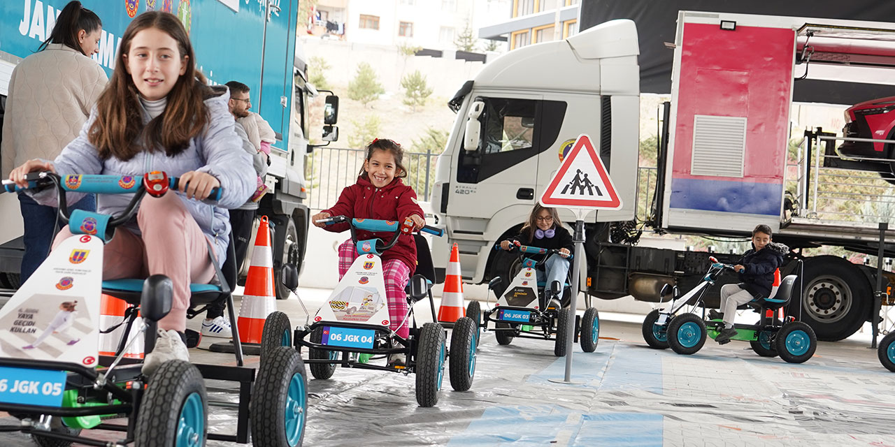 Pursaklar 3 gün boyunca bilim şenliğinin keyfini çıkardı