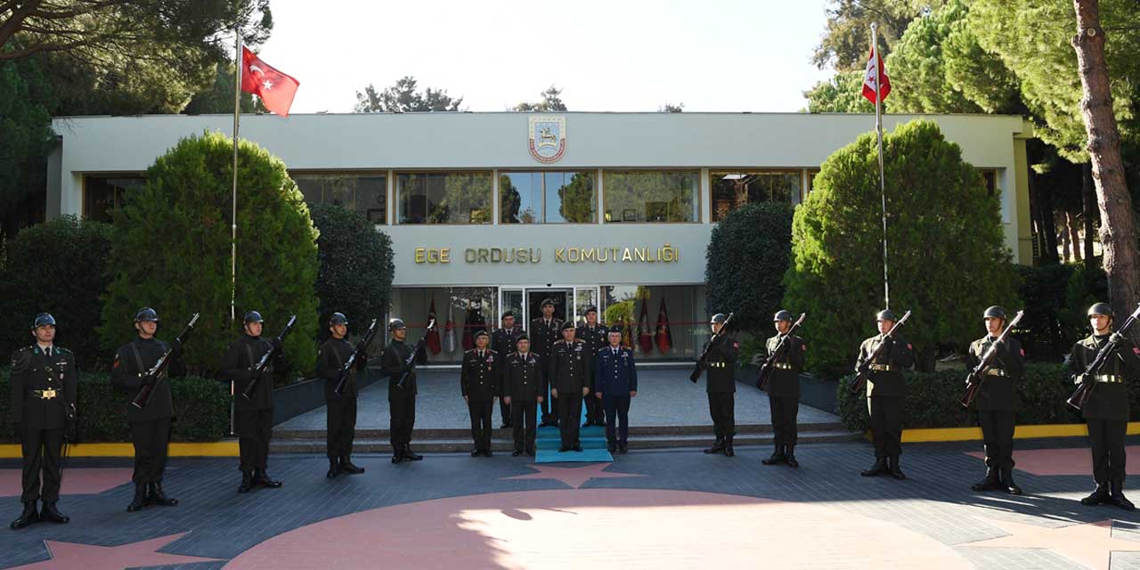 Genelkurmay Başkanı Orgeneral Gürak  Ege Ordusu'nu ziyaret etti