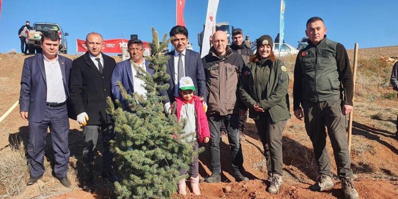 Yerköy’de minikler doğa için fidan dikti