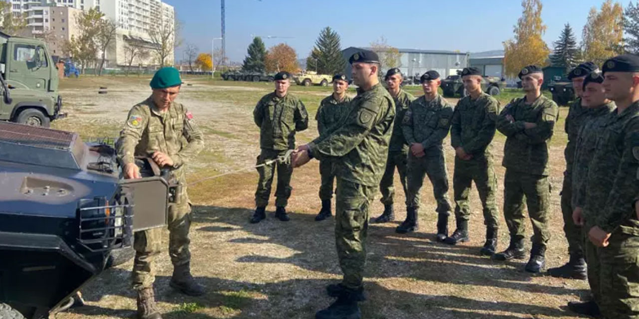 Türk askerinden Kosova'da eğitim: Cobra eğitimi gerçekleşti!