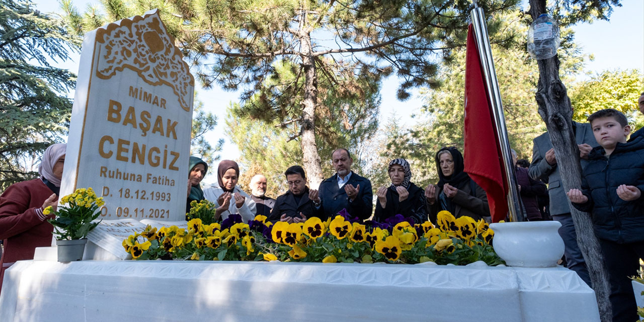 Başak Cengiz’in avukatı kabrini ziyaret etti