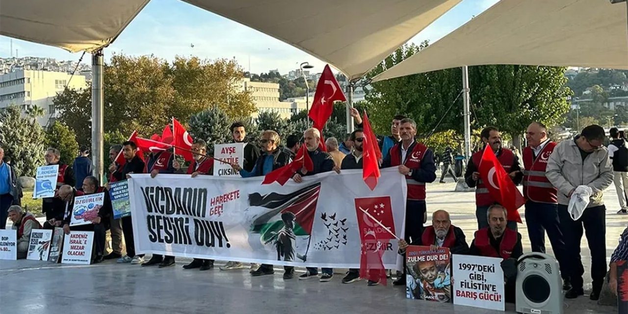 Saadet Partisi’nden İsrail’e karşı İzmir’de oturma eylemi