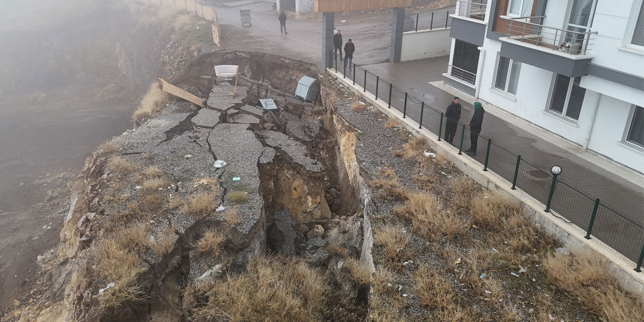 Ankara'da korkutan olay: Toprak kaydı, 10 katlı bina boşaltıldı