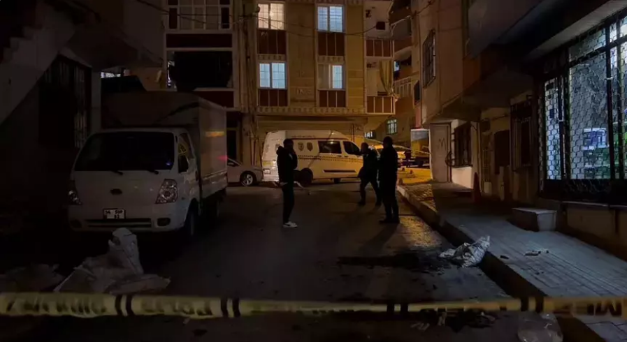 İstanbul'da izinsiz gösteri yapan grup polise saldırdı