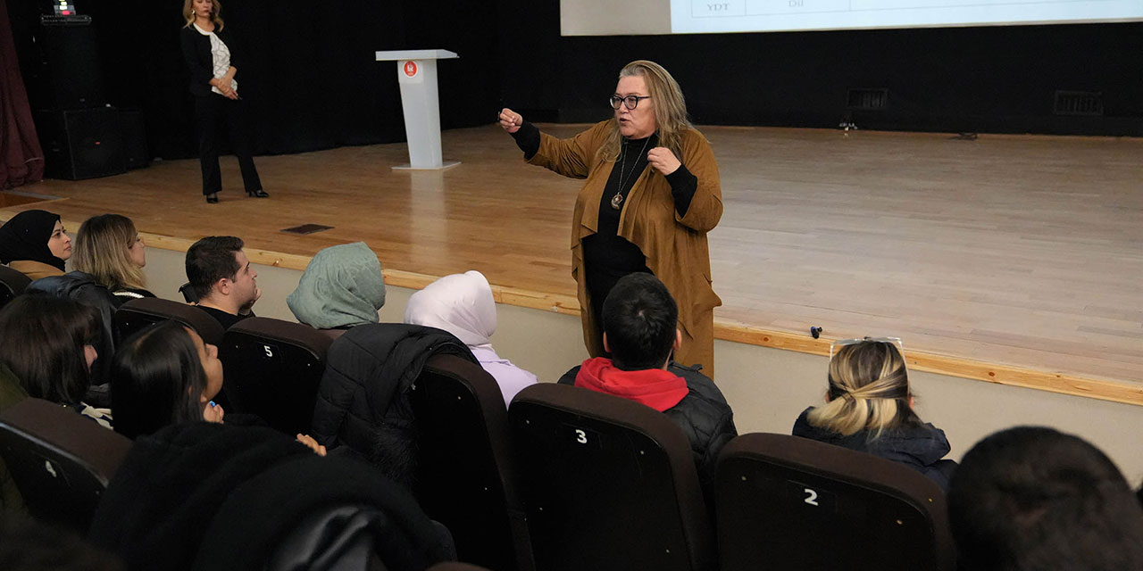 Keçiören'de öğrencilere 'Sınav Farkındalık' semineri verildi