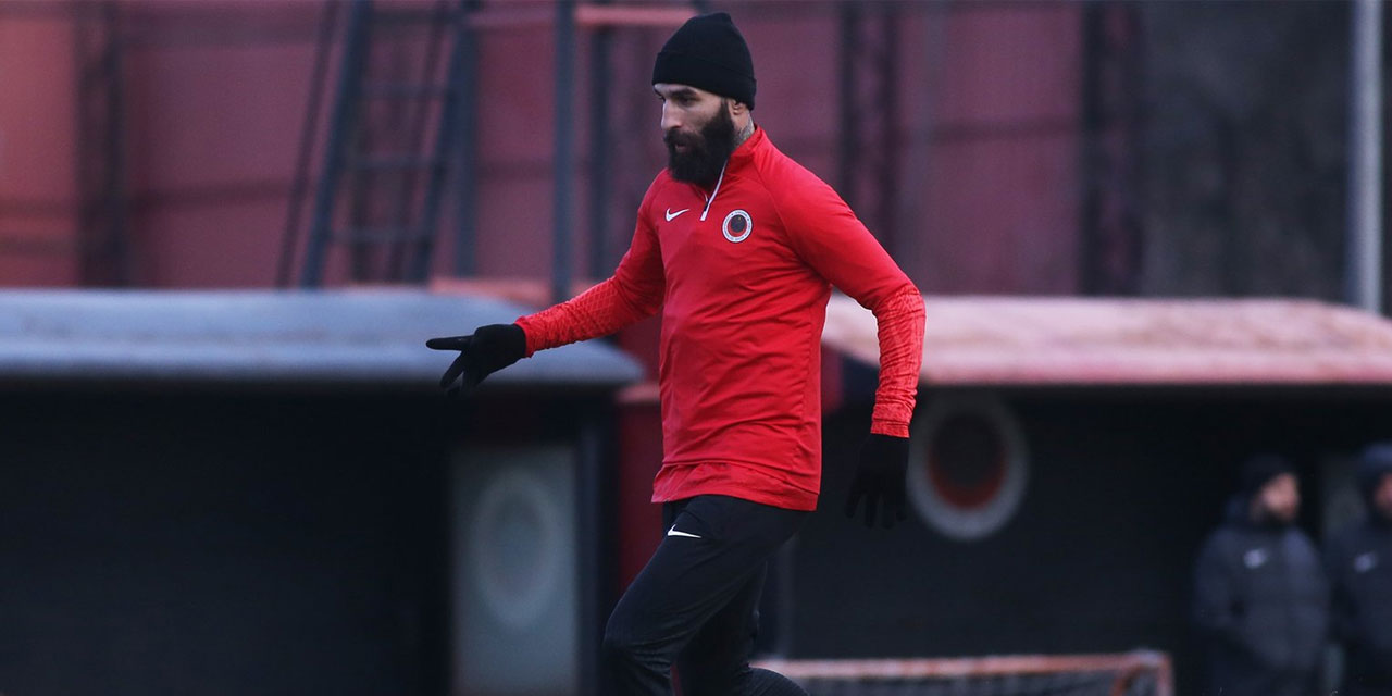 Gençlerbirliği'nde Jimmy Durmaz kadro dışı bırakıldı