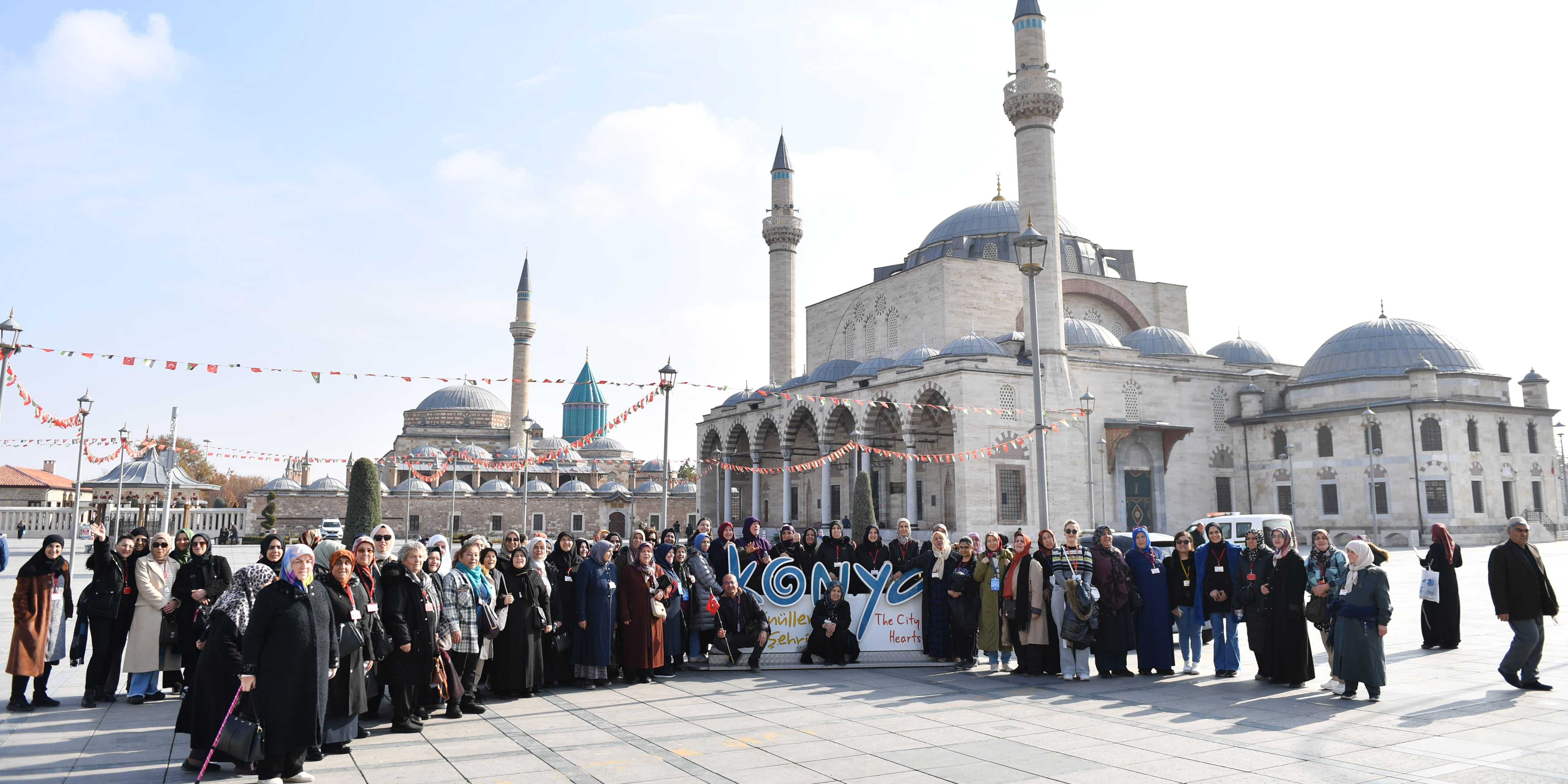 Altındağ Belediyesi kadınlar için Konya gezisi düzenledi