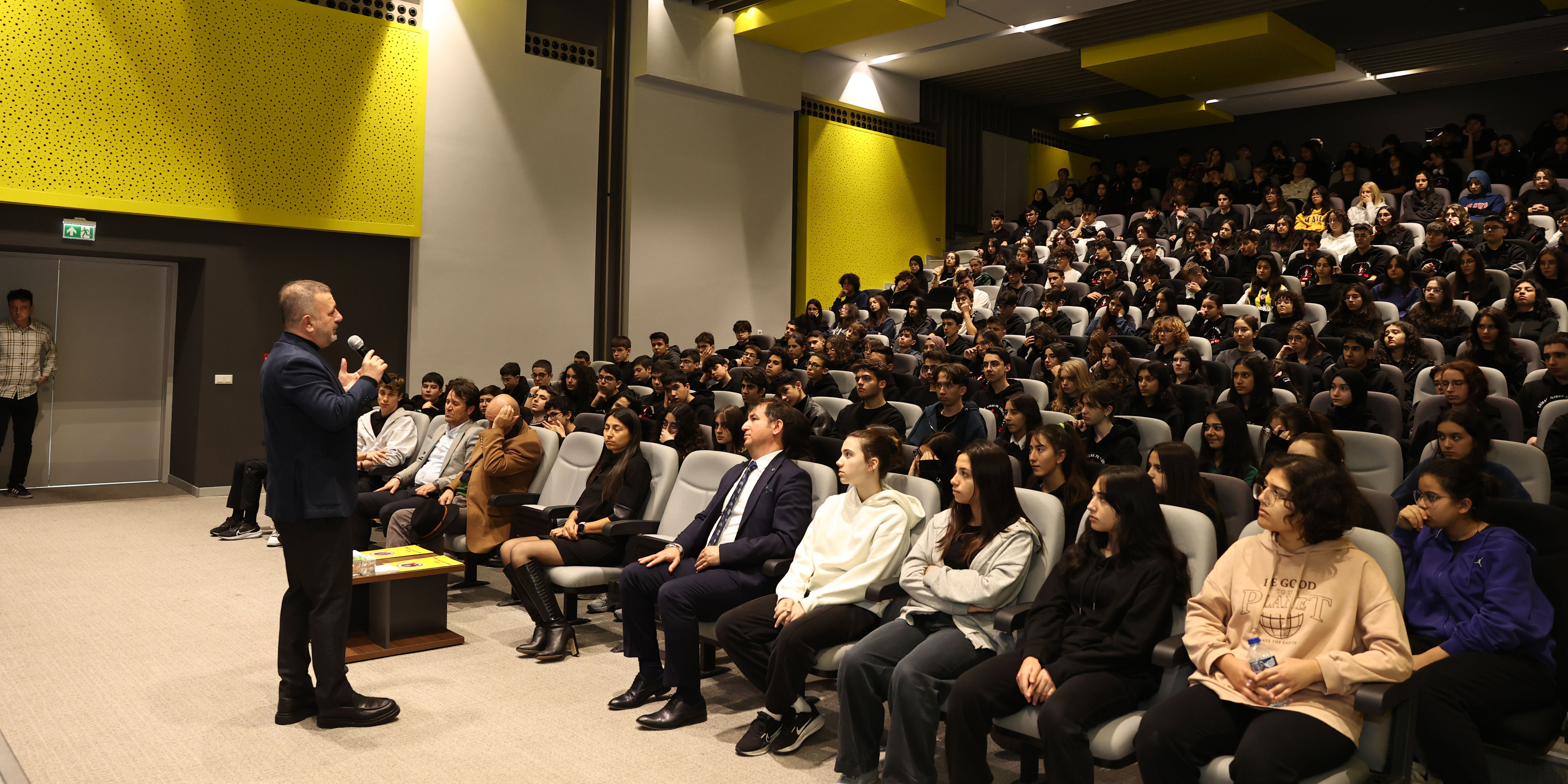 Başkan Ercan öğrencilerle buluştu: "Her koşulda yanınızdayız"