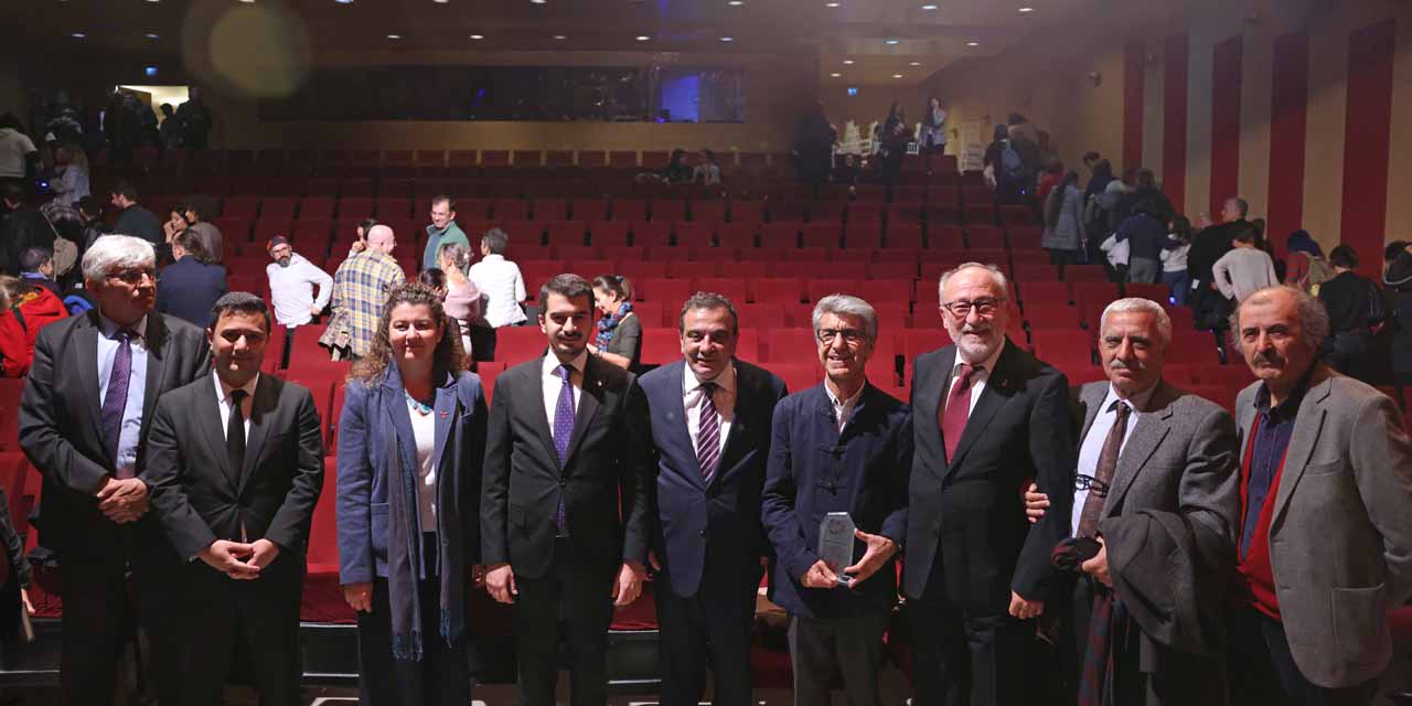 27. Uluslararası Ankara Tiyatro Festivali başladı: Altan Erkekli'ye onur ödülü