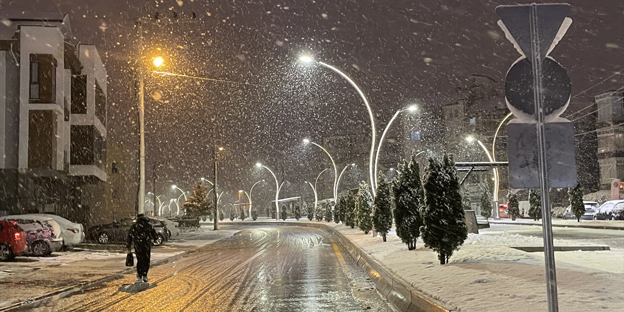 Ankara’nın kuzey ilçelerine kar yağışı başladı!