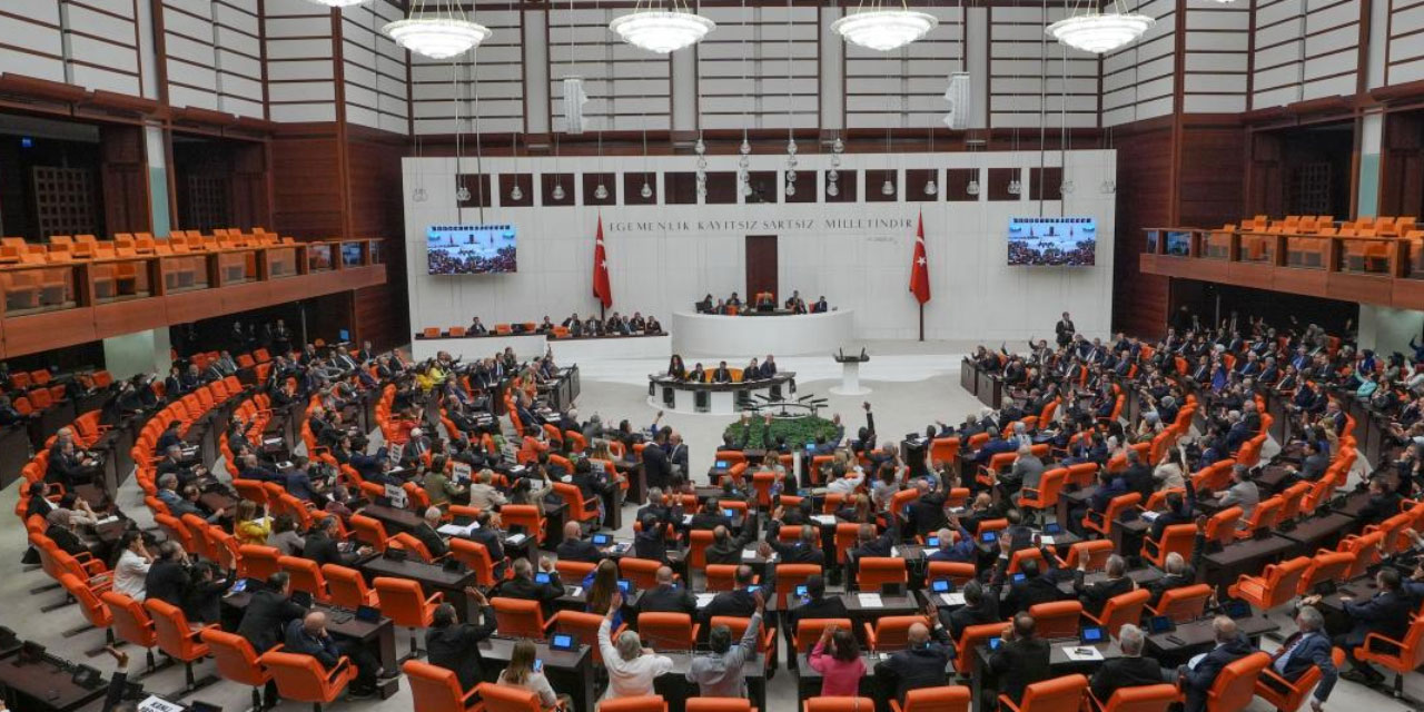 TBMM'de gündem yine yoğun: Bütçe görüşmeleri devam ediyor! |Kentsel dönüşüm düzenlemesi...