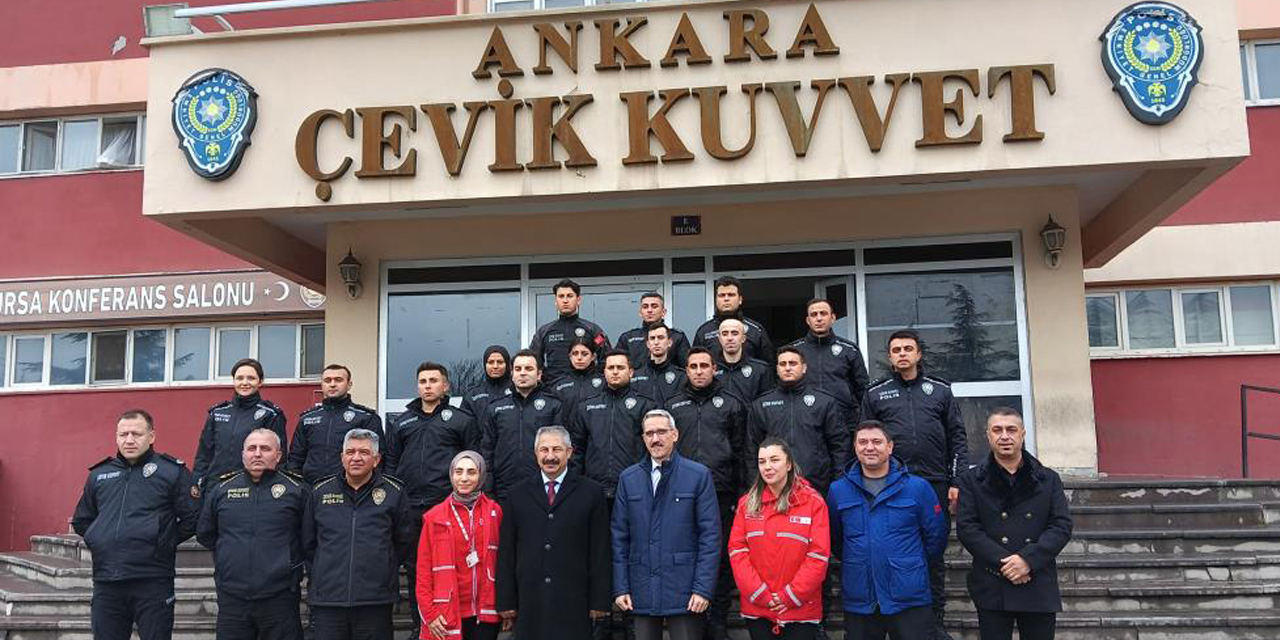 Ankara İl Emniyet Müdürü Engin Dinç, Türk Kızılay’ına kan bağışı yaptı