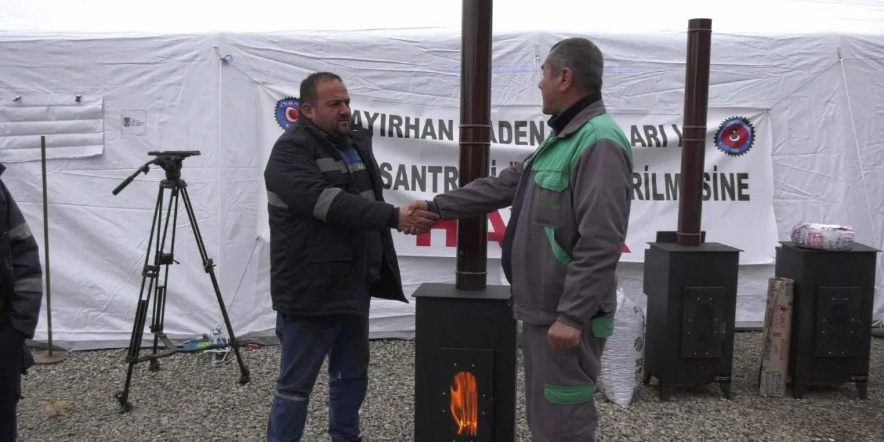 Mansur Yavaş'tan Çayırhan'daki madencilere soba ve yakacak