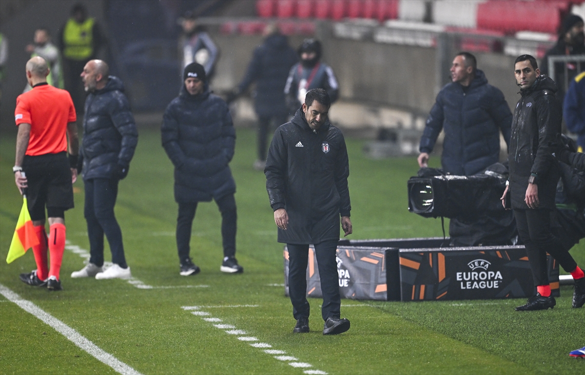 Van Bronckhorst: "Beşiktaş'ın standartlarında değildik"