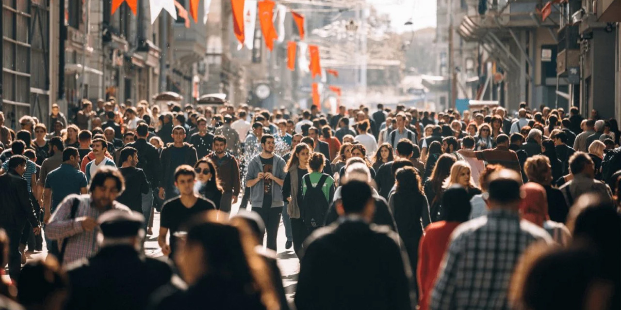 Türkiye'nin en kalabalık ilçeleri belli oldu: Ankara'dan iki ilçe listede!