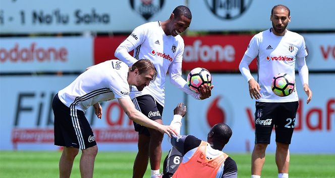 Aboubakar arkadaşlarını güldürdü