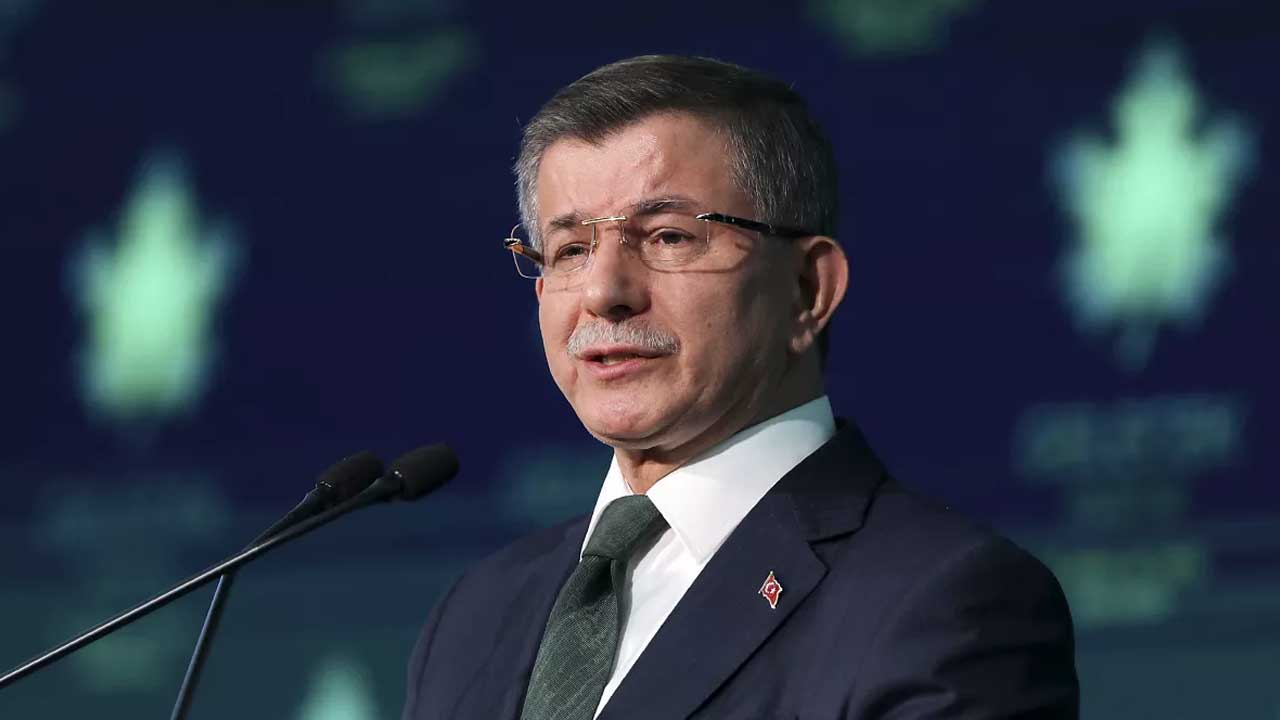 Ahmet Davutoğlu'ndan Erdoğan ve Fidan’a tebrik mesajı: AK Parti'den hiç kopmadım