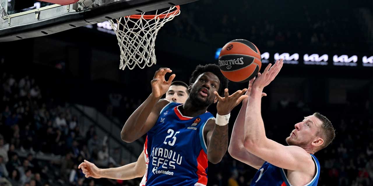 Anadolu Efes, ikinci yarıda açıldı: Euroleague'de Kızılyıldız’ı devirdi