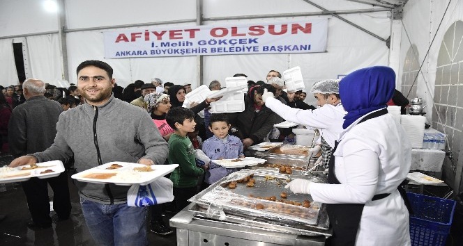 Ankara Büyükşehir Belediyesinin, binleri buluşturan iftar sofraları