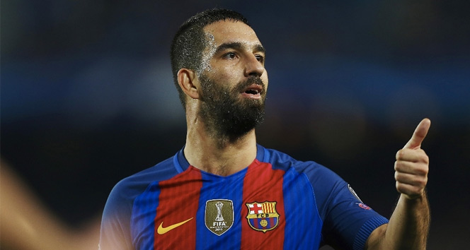 Arda Turan gazeteciye saldırdı