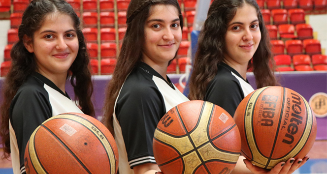 Adana’da üçüz kız kardeşler basketbol hakemi oldu