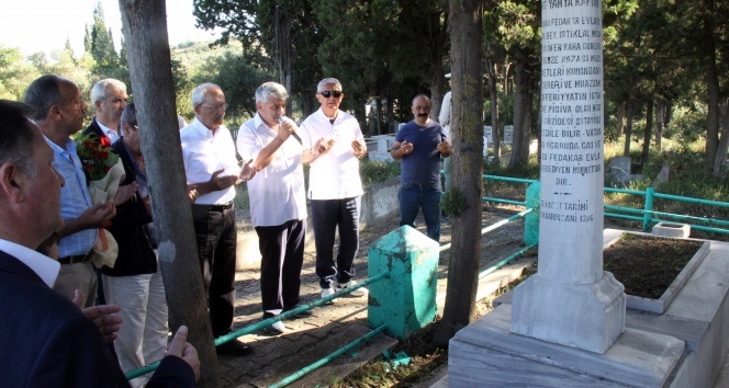 Kılıçdaroğlu, Yahya Kaptan’ın mezarını ziyaret etti