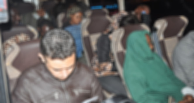 Hatay’da kaçan minibüsten 1’i ölü, 32 kaçak göçmen çıktı