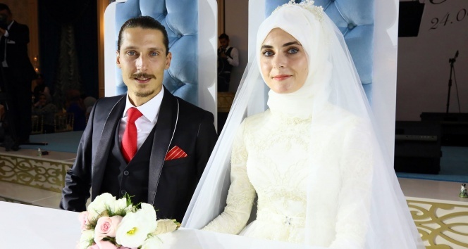 Başbakan Yıldırım, Keçiören Belediye Başkanı Ak'ın oğlunun nikahına katıldı