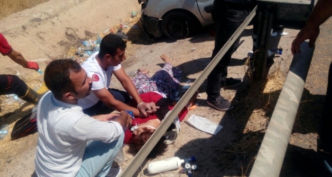 Şanlıurfa'da iki araç çarpıştı: 2 ölü, 5'i asker 7 yaralı
