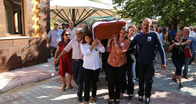 HDP'li Tuğluk’un annesinin cenazesi Tunceli’de toprağa verildi